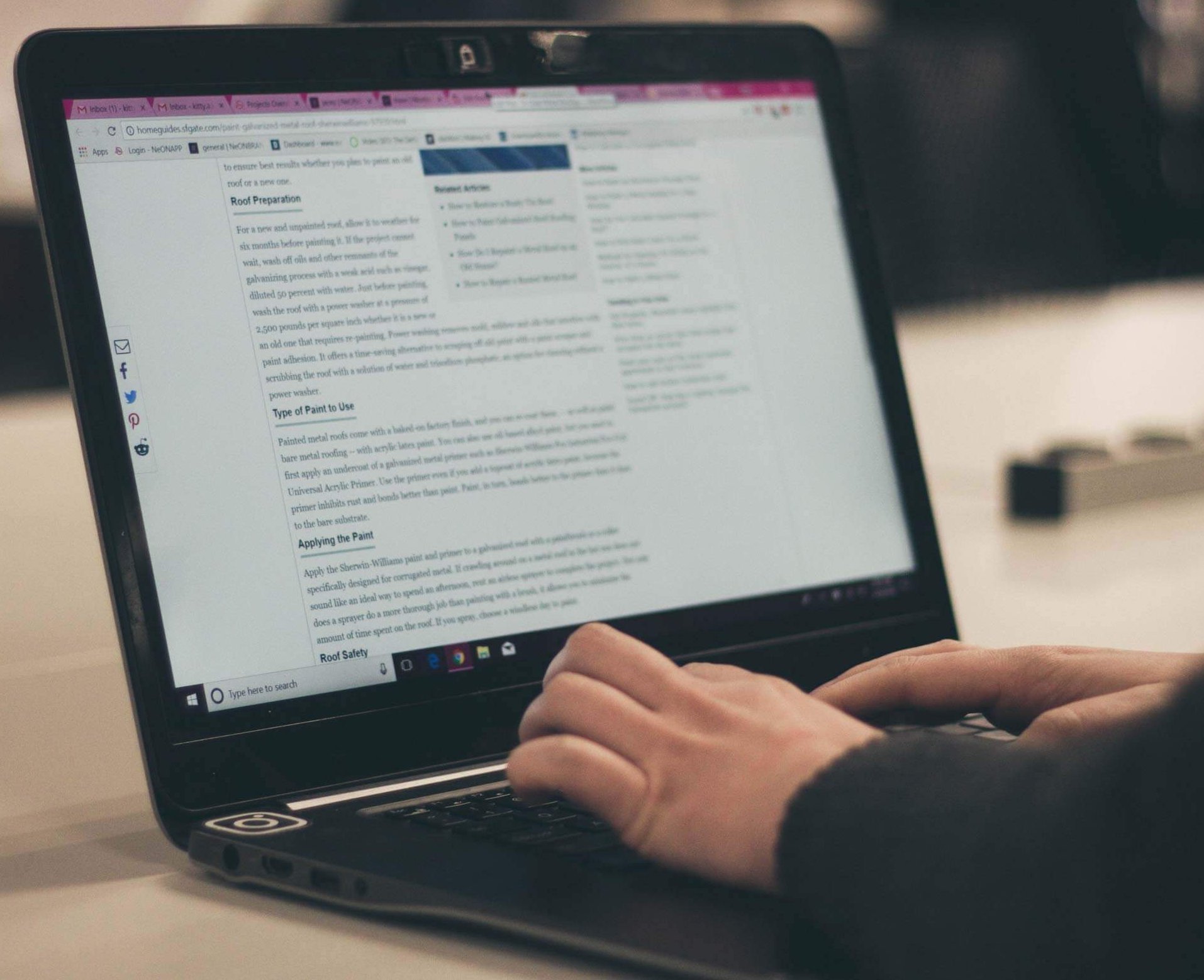 Allgemeine Verwaltung | Photo by unsplash.com @neonbrand Arbeiten mit der Software